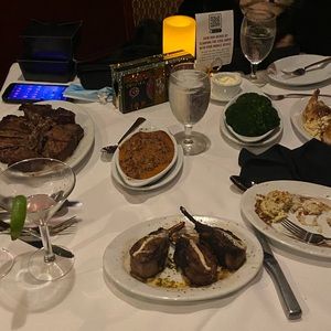 Meet your Posher, Sharii